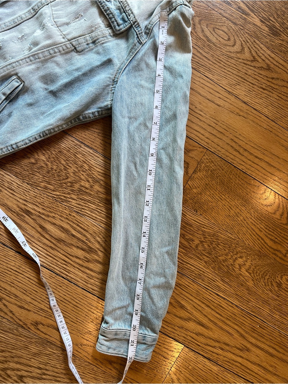 Sanctuary Distressed Denim Jacket Size Small Embroidered Celestial Design - Picture 7 of 9